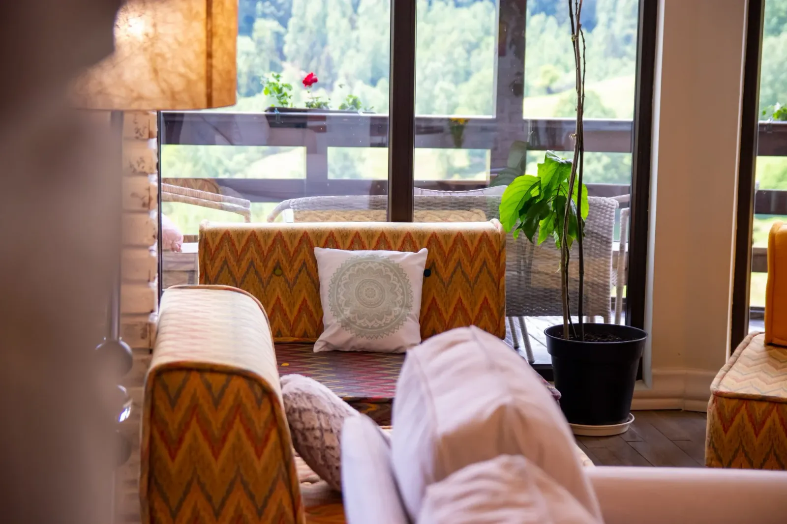 Akasha Retreat Peștera — intrarea principală, Brasov (foto 6)