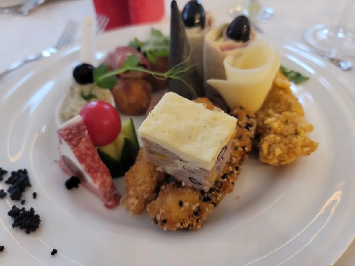 Artistic - 2 Artistic - 2