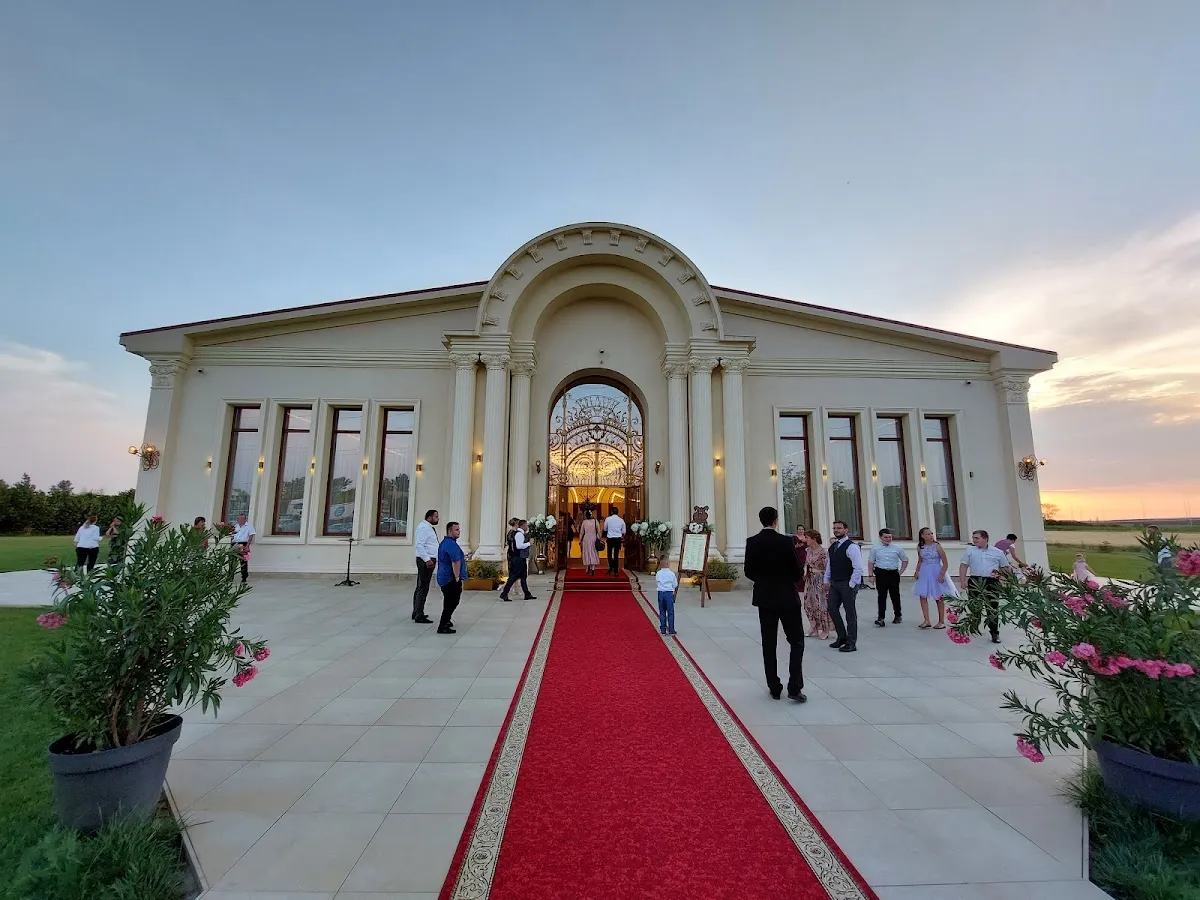 Artistic - 3 Artistic - 3