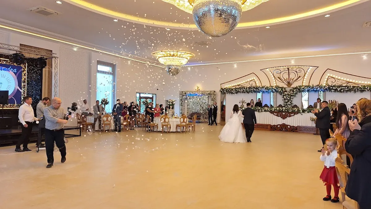 Artistic - 4 Artistic - 4