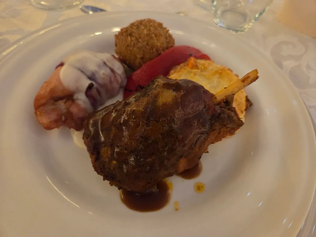 Artistic - 5 Artistic - 5