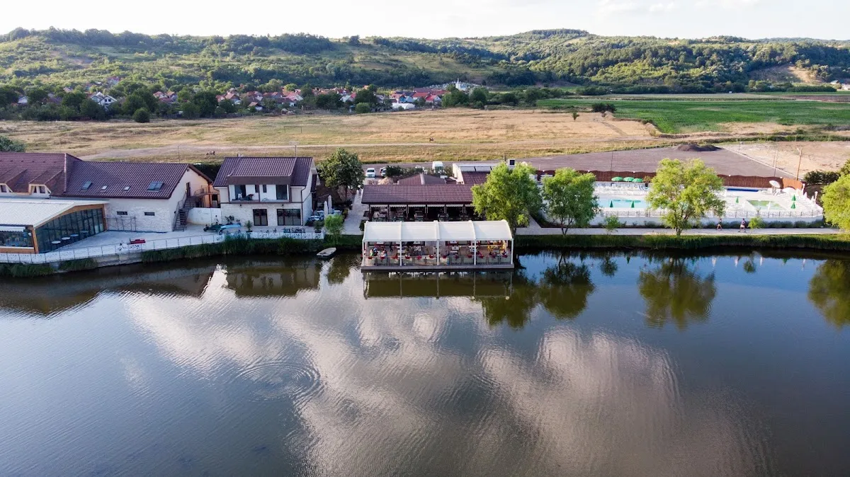 Camelot Resort, HUSASĂU DE CRIȘ - 1 Camelot Resort, HUSASĂU DE CRIȘ - 1