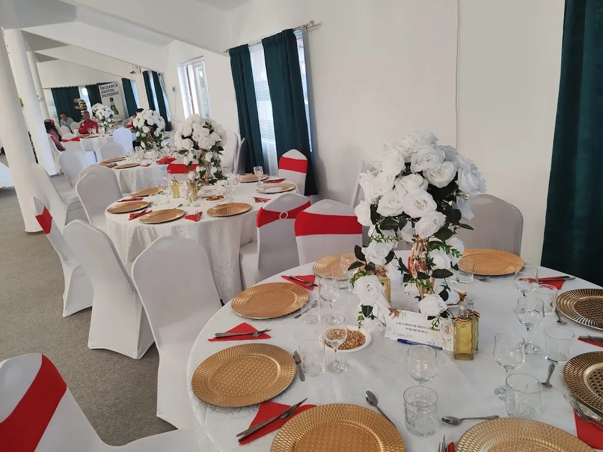 Catering Pomeni Nunti Botezuri Casa Ianis - 6 Catering Pomeni Nunti Botezuri Casa Ianis - 6