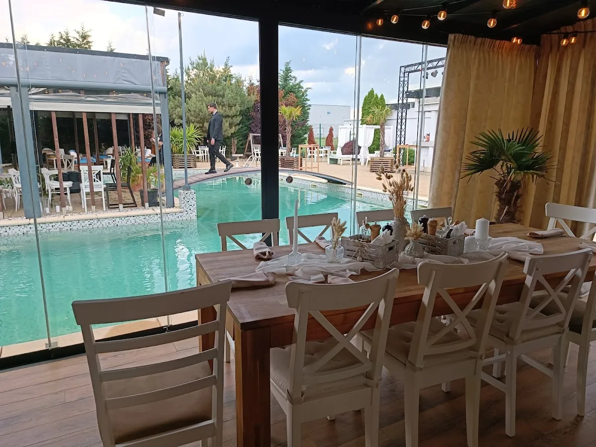 Chicago Pub and Other Social Events - 3 Chicago Pub and Other Social Events - 3