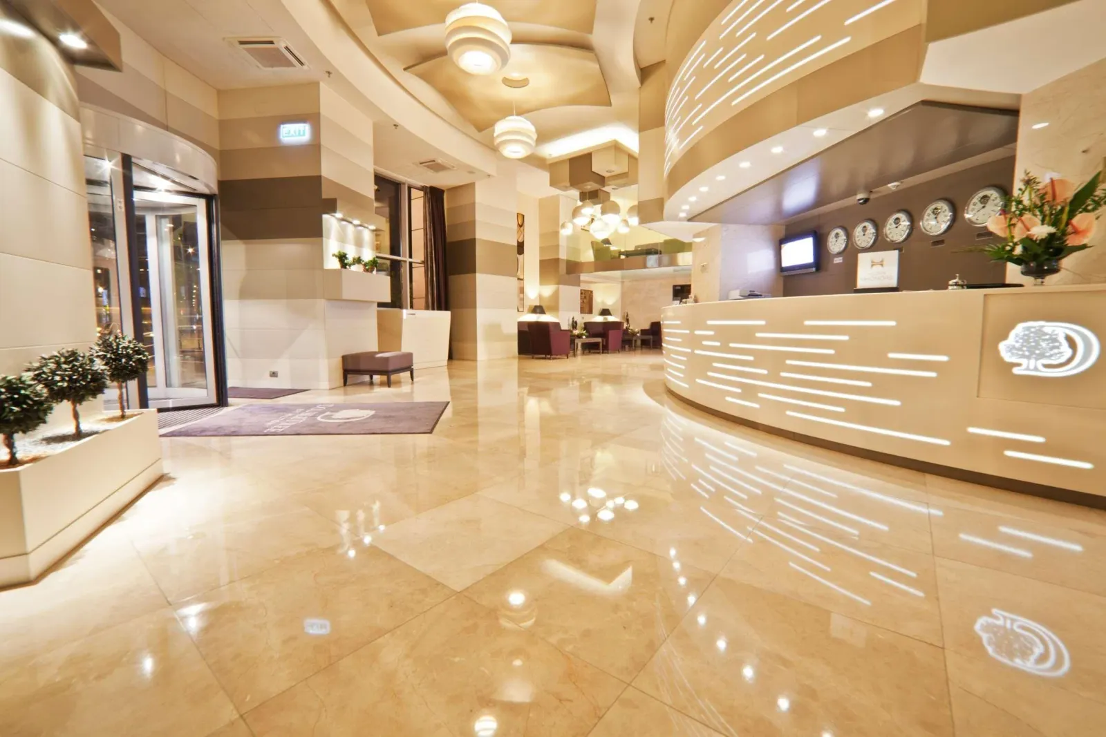 DoubleTree by Hilton Bucharest Unirii Square - fotografie 2