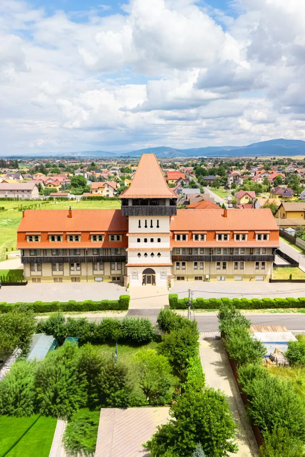 Kastel Transylvania – Locație pentru Nunți, Botezuri și Evenimente lângă Brașov — aranjament mese nuntă, Brasov (foto 2)
