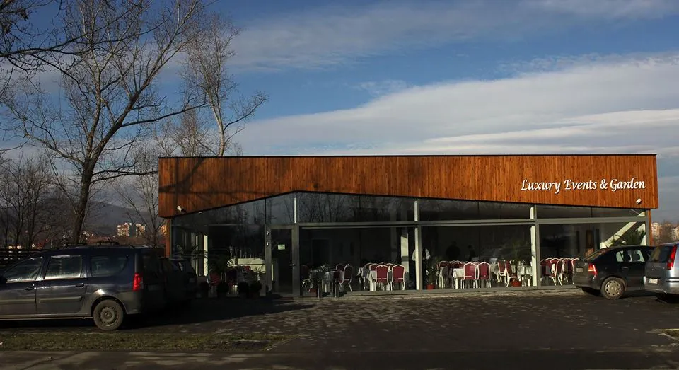 LUXURY by the lake - 1 LUXURY by the lake - 1