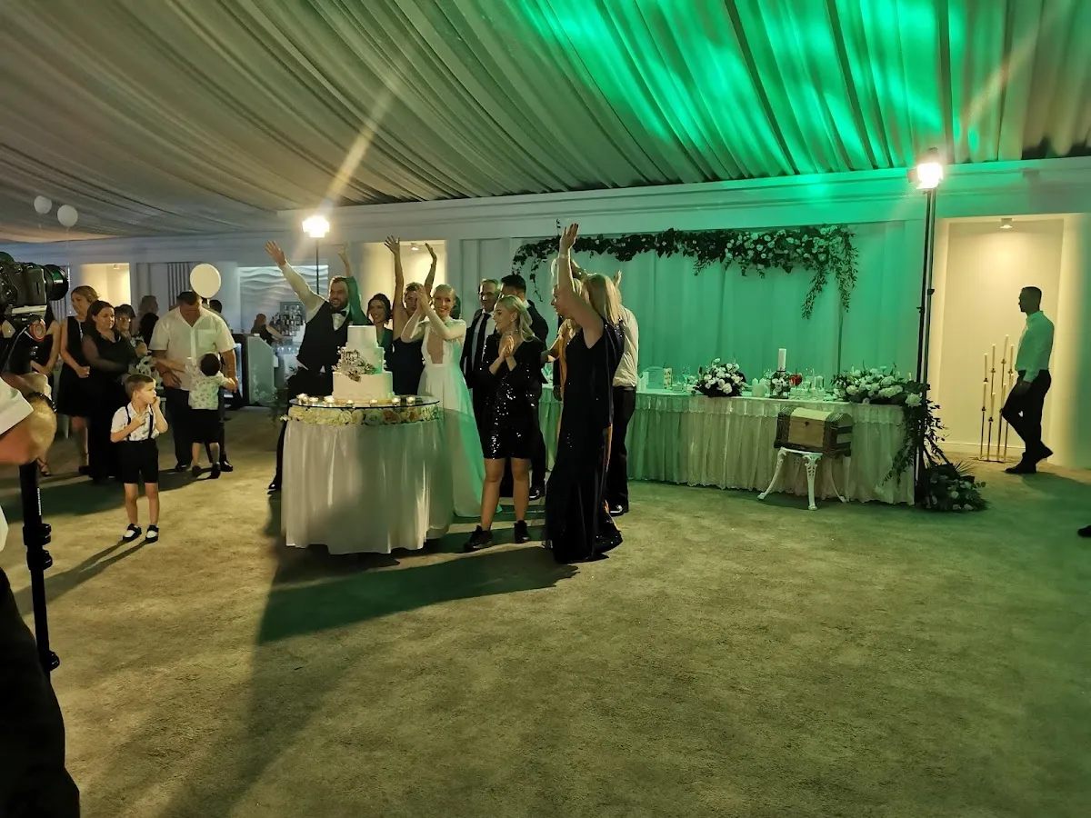 Paloma Blanca - 3 Paloma Blanca - 3