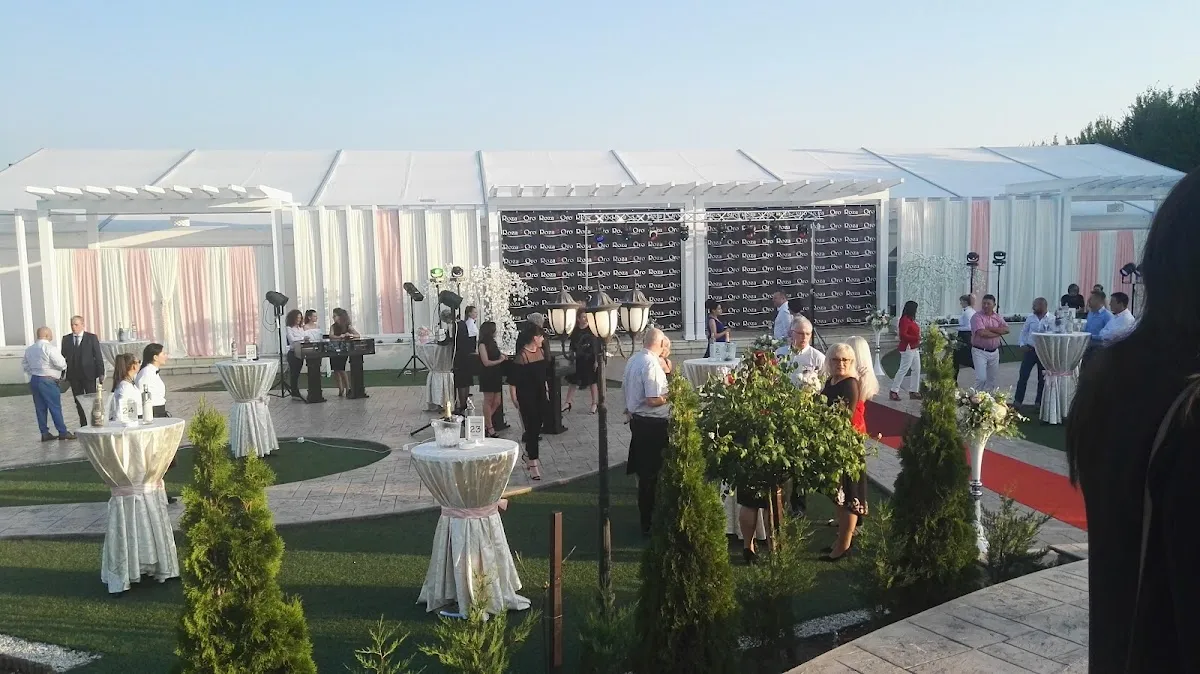 Paloma Blanca - 4 Paloma Blanca - 4