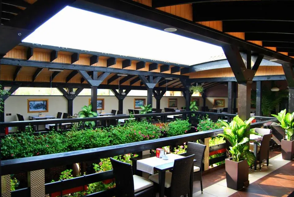 Restaurant Ambasador — sala de evenimente, Gorj (foto 1)