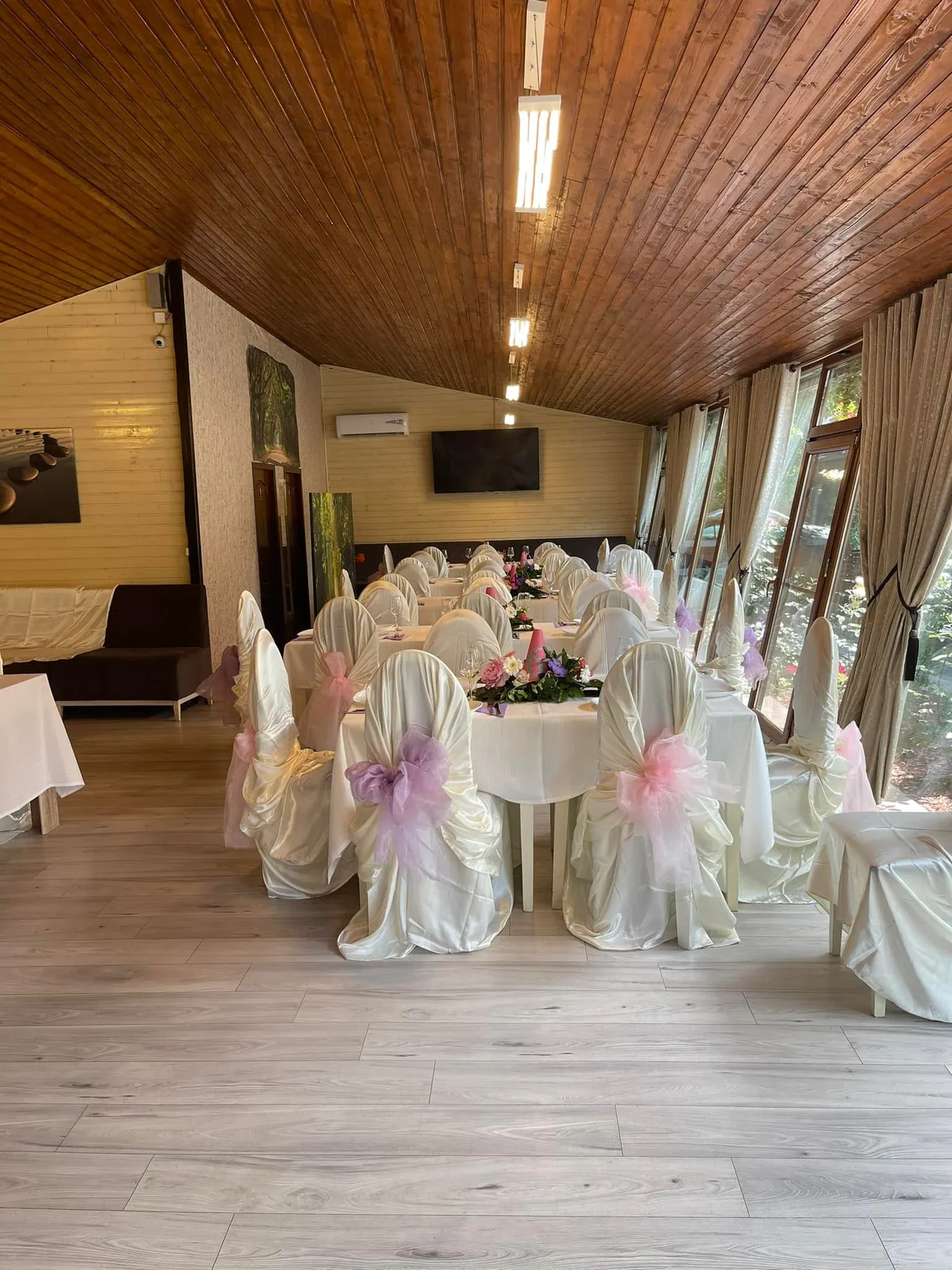 Restaurant Calypso — ringul de dans, Mehedinti (foto 4)