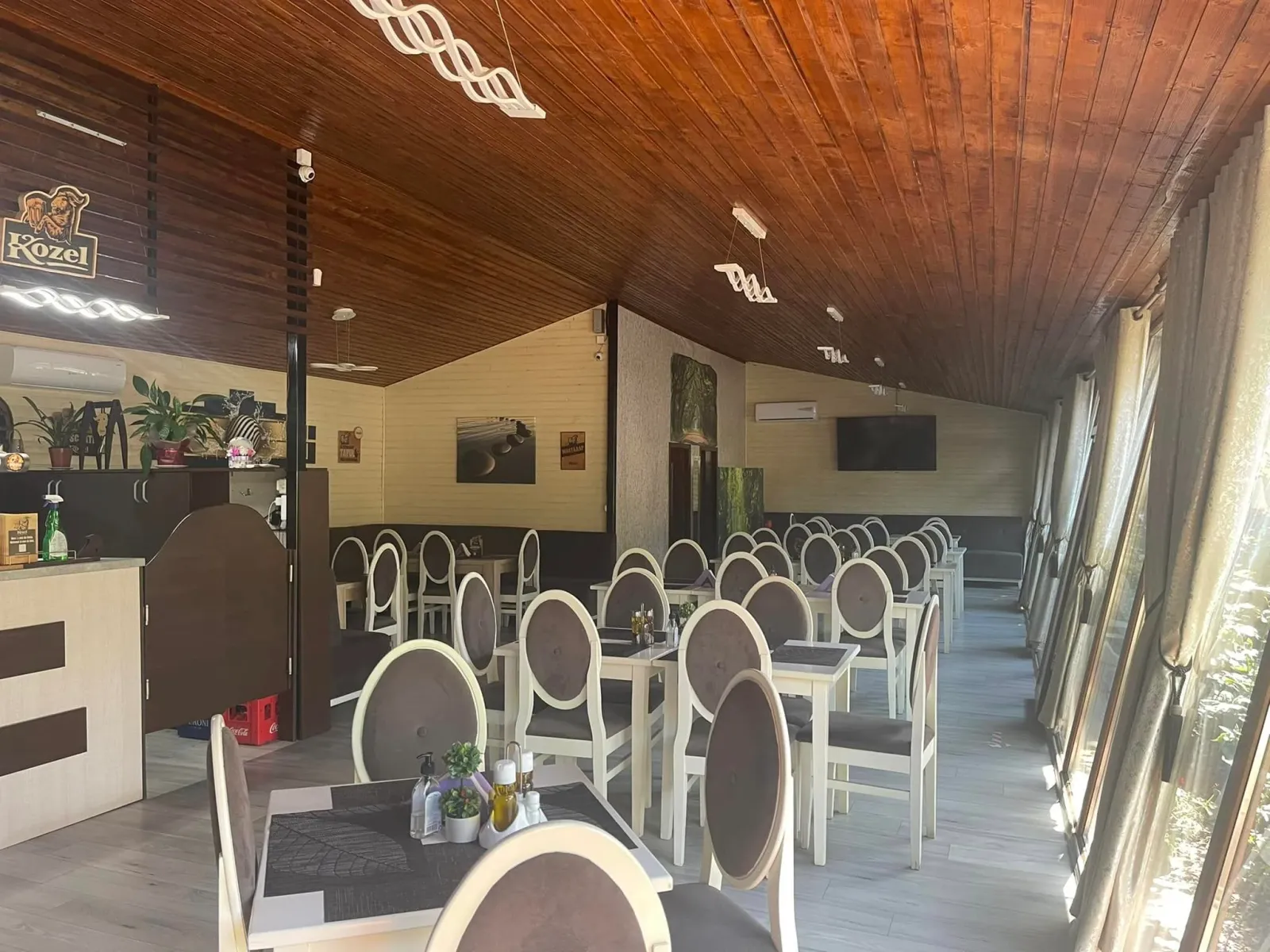 Restaurant Calypso — intrarea principală, Mehedinti (foto 6)