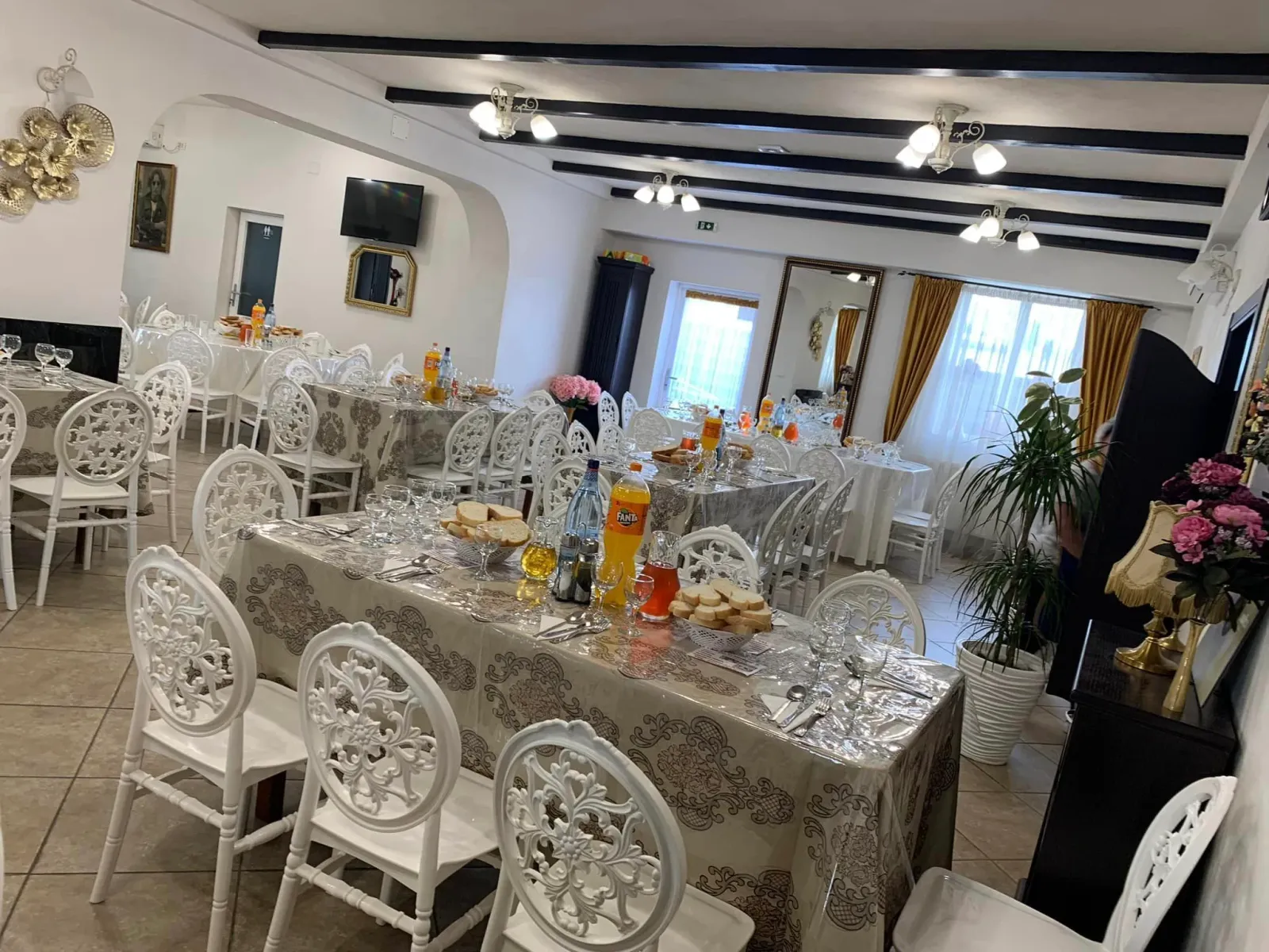 Restaurant Casablanca — decor sală, Neamt (foto 5)