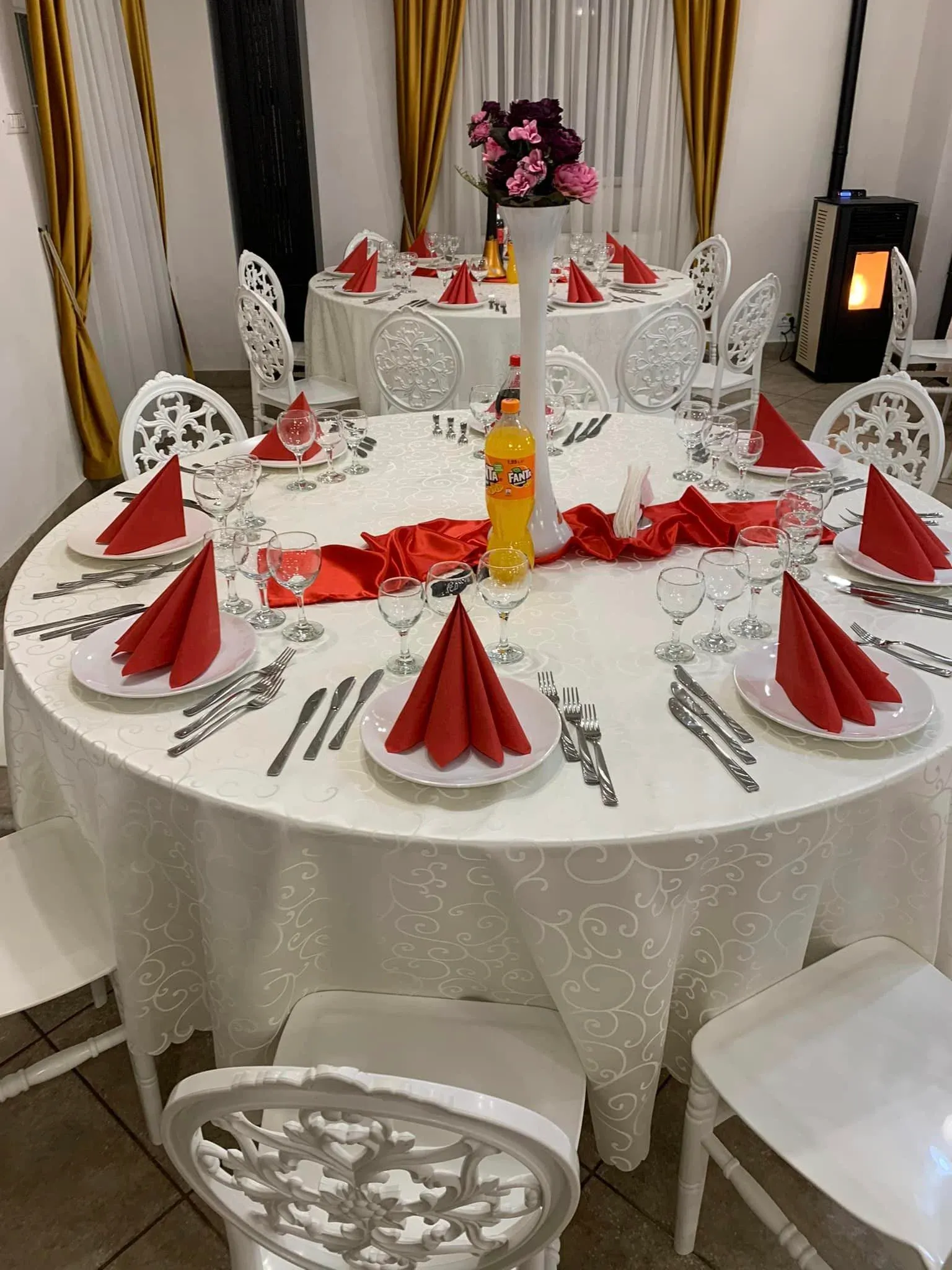 Restaurant Casablanca — intrarea principală, Neamt (foto 6)