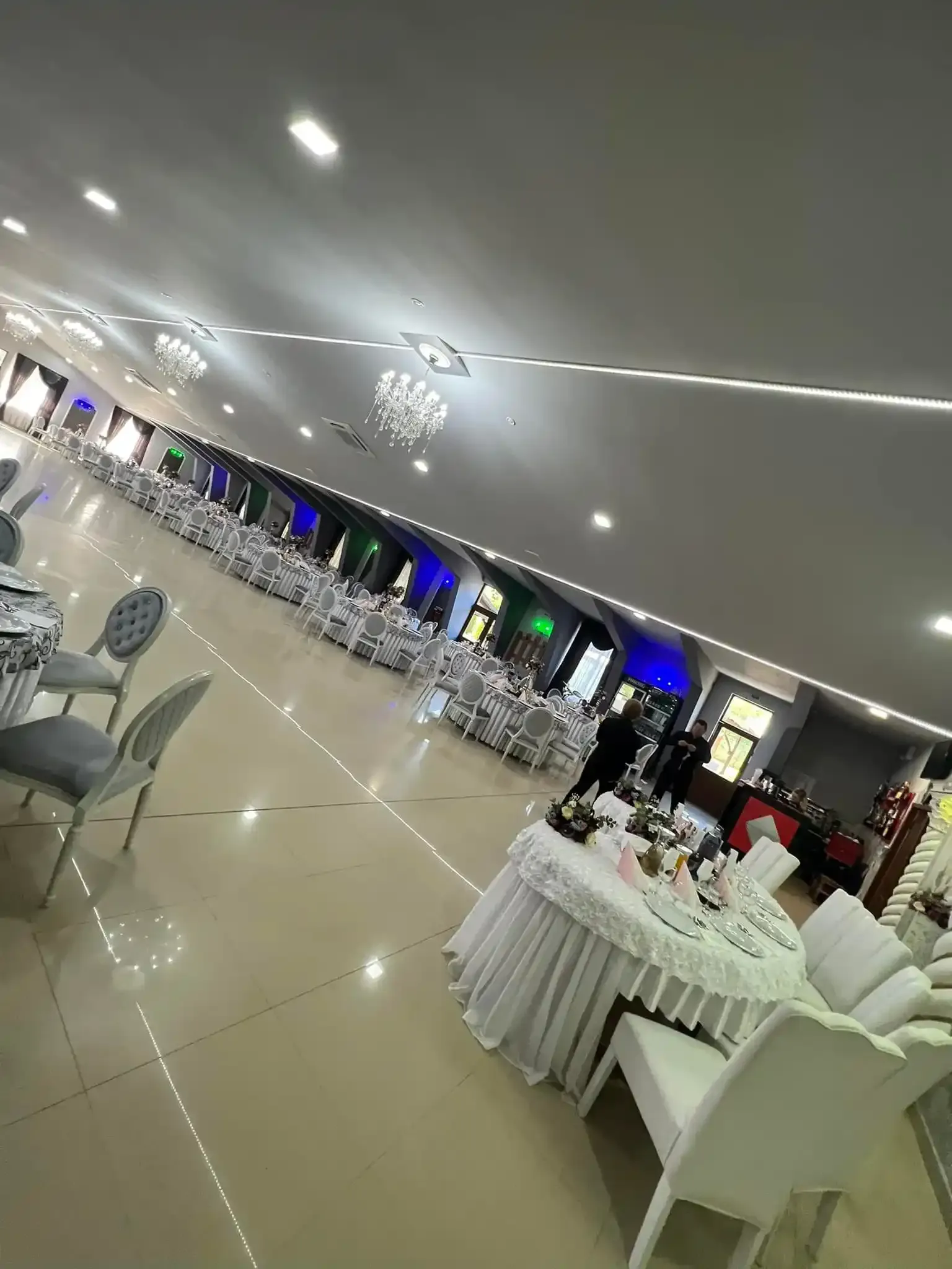 Restaurant Laguna — aranjament mese nuntă, Alba (foto 2)