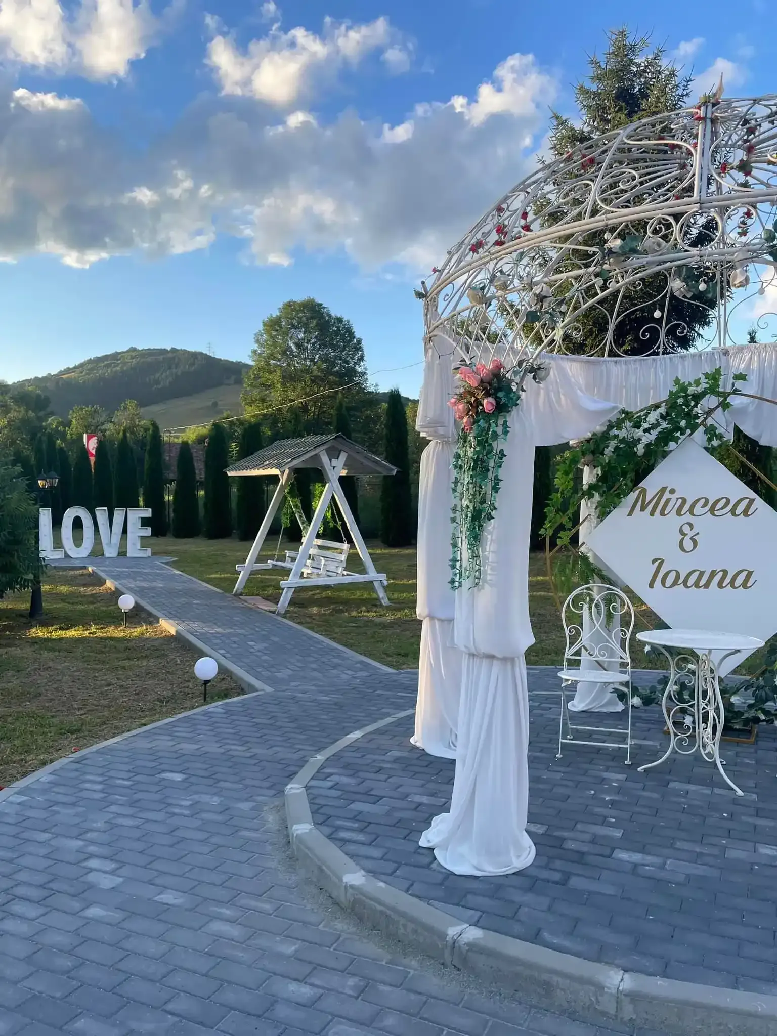 Restaurant Laguna — intrarea principală, Alba (foto 6)