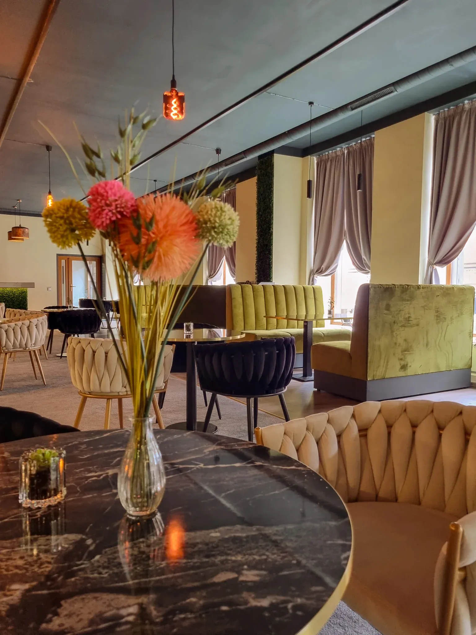 Restaurant Moft — ringul de dans, Caras-severin (foto 4)