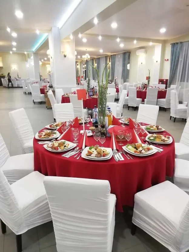 Restaurant Perla — decor sală, Bistrita-nasaud (foto 5)