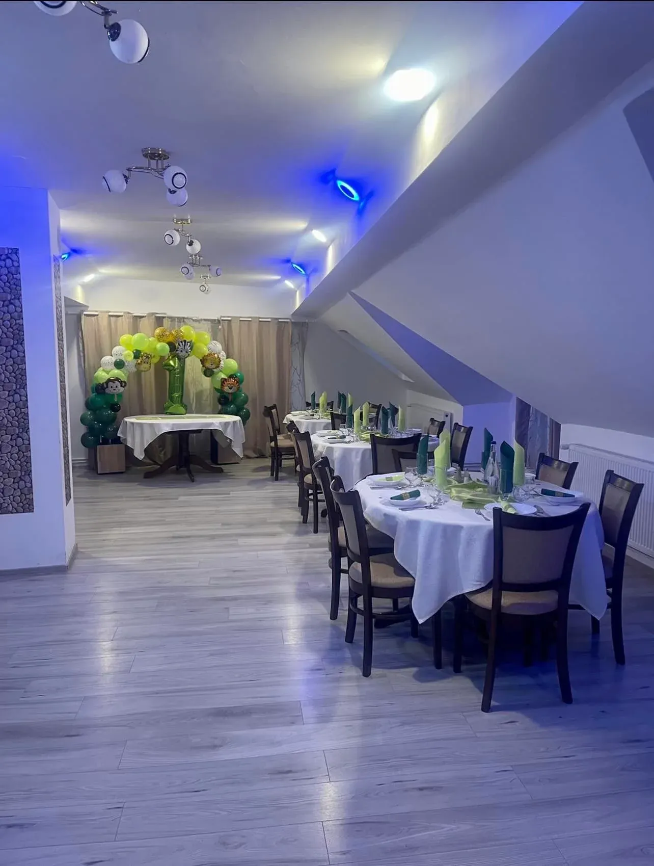 Restaurant Queen - fotografie 3