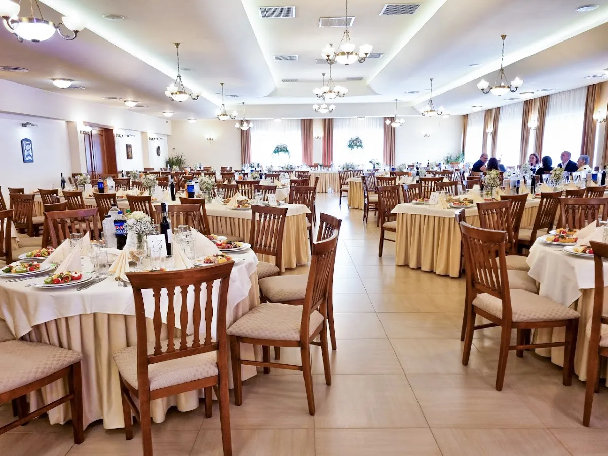 Restaurant Sólyom Vendéglő - 1 Restaurant Sólyom Vendéglő - 1