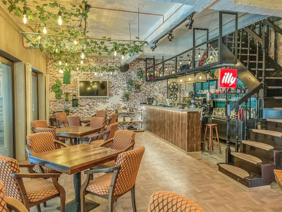 Restaurantul "Wenge Bistro" Botoșani - fotografie 4