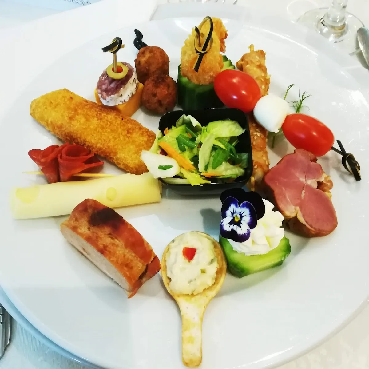 Salon Alma - 2 Salon Alma - 2