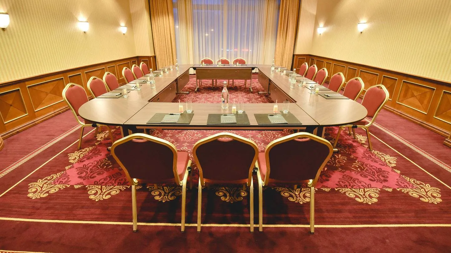 The Grand JW Marriott — ringul de dans, Bucuresti (foto 4)