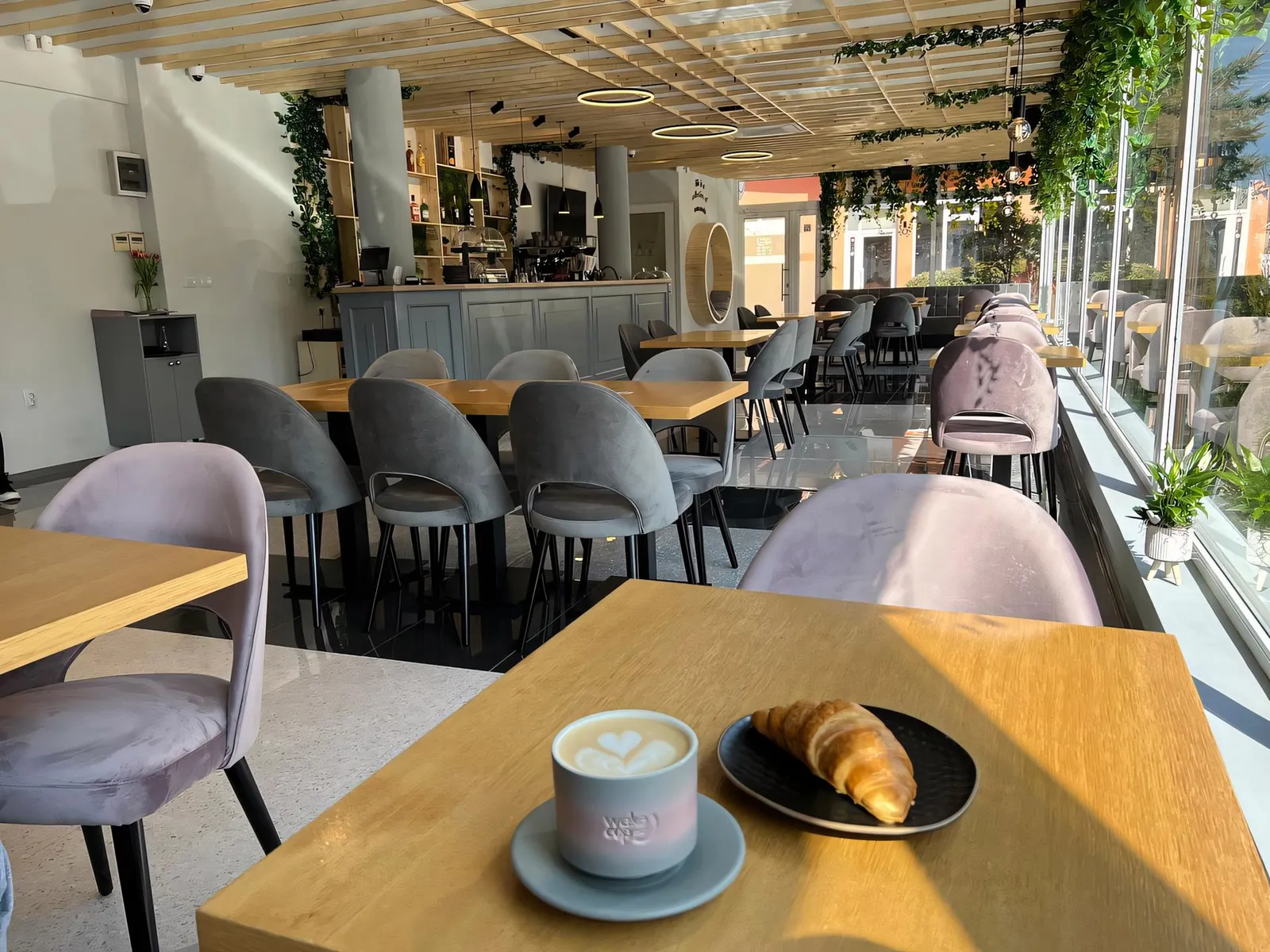Wake Cup Coffee & Bar - fotografie 4