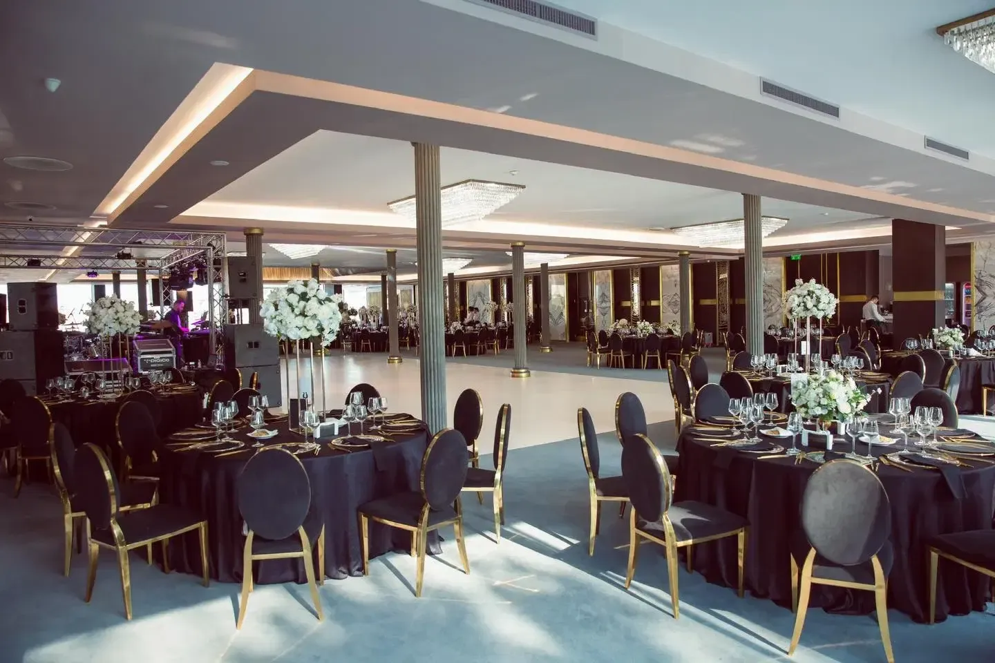 Diplomatic Event Center - imagine principală