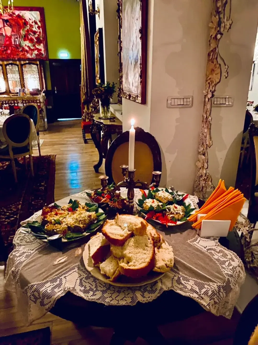 Restaurant The World - imagine principală