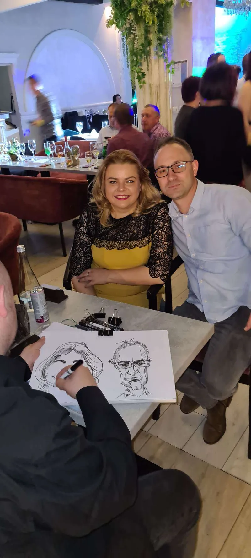 Costin PREDOIU caricaturist grafician - furnizor evenimente