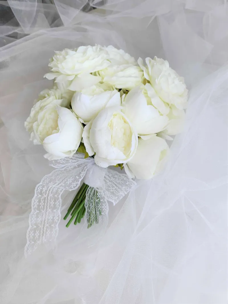 Monochrome Flower - furnizor evenimente